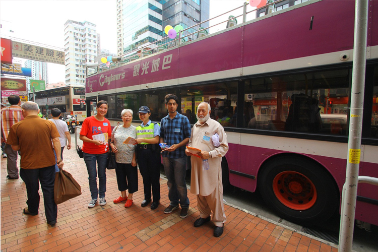 Bus parade brings road safety message to the elderly - photo 7