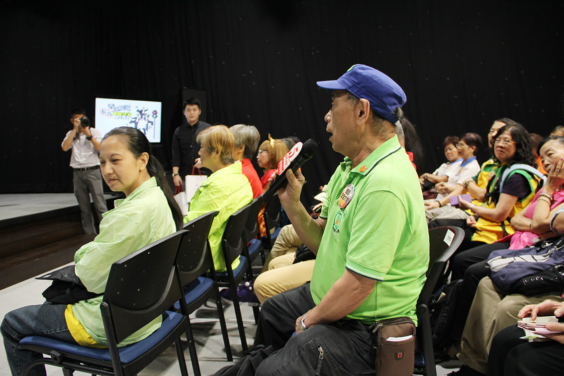 Elderly Pedestrian Road Safety Happy Classroom - Photo11