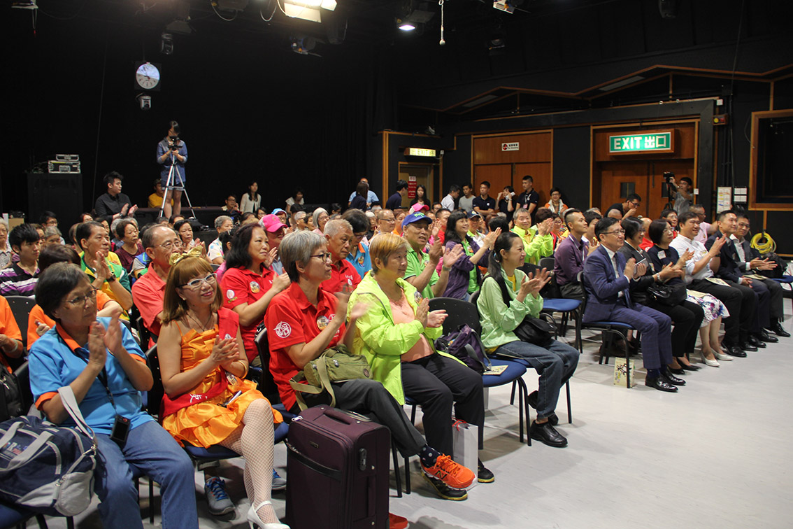 Elderly Pedestrian Road Safety Happy Classroom - Photo12