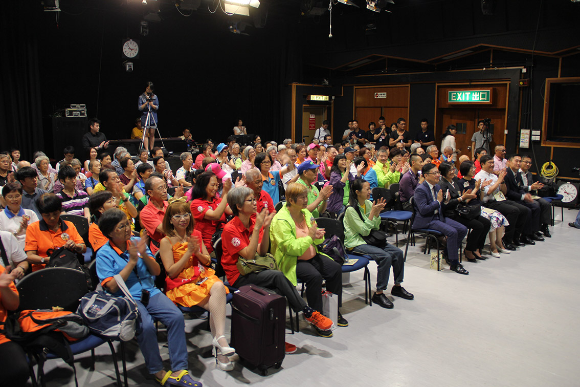 Elderly Pedestrian Road Safety Happy Classroom - Photo14